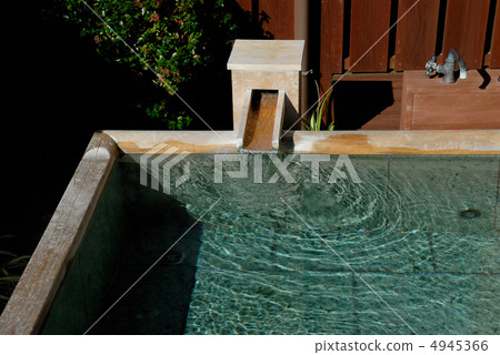 Hot spring 1034 4945366