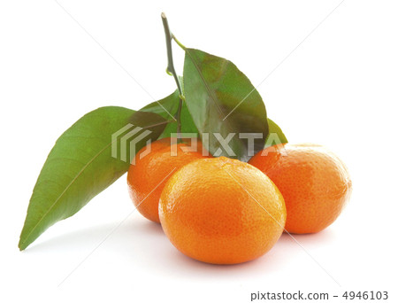 Mandarin with green leaf. Mandarin with green leaf. 4946103