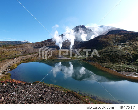 Asahi-dake和Kanazomi Pond Asahi-dake和Kanazomi Pond 4947517