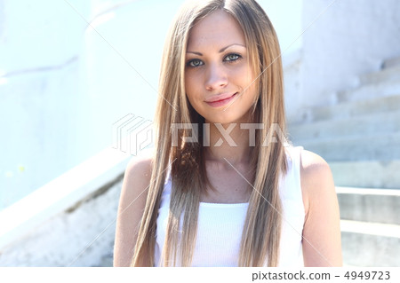 Young woman outdoors portrait Young woman outdoors portrait 4949723