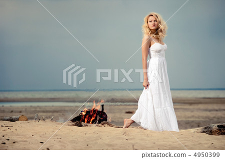 White romance. 4950399