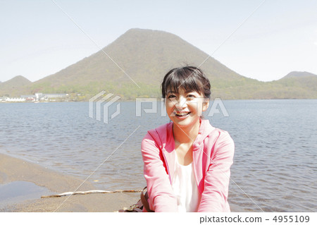 Haruna Fuji and female tourist model: Otomo Ayumi 4955109