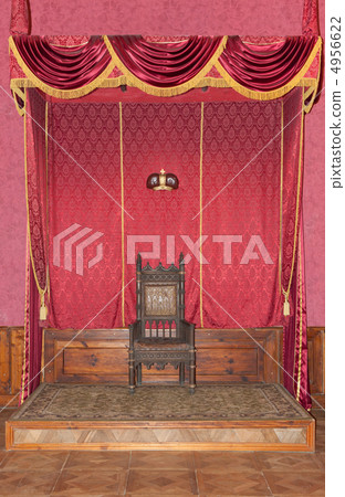 Throne Throne 4956622