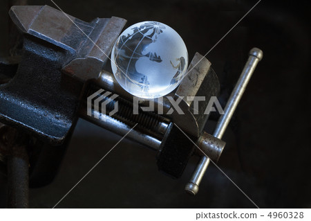 Under Pressure 4960328