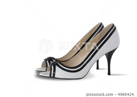 White Woman Shoes 4960424