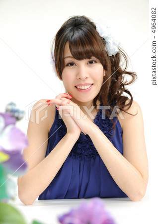 年輕的女士 年輕的女士 4964082