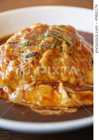 蓬鬆的煎蛋捲米飯 4966174