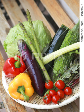 Multicolored morning Which vegetable bowls served 4969825