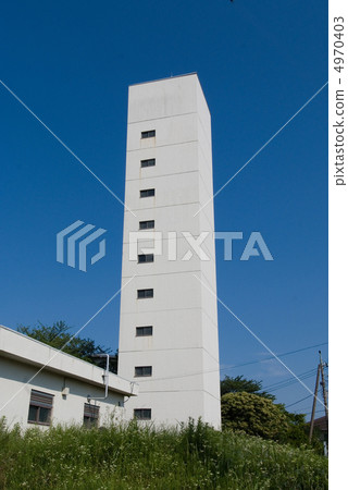 與窗口的水塔 4970403