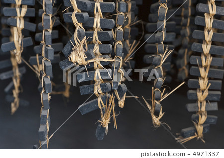 Matching (shade) 4971337