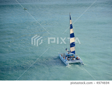 遊艇在威基基海岸 4974694