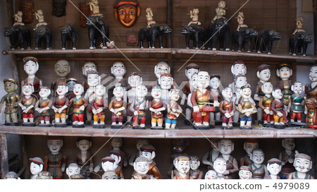 水木偶劇院玩偶在河內，越南 4979089