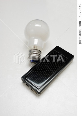 太陽能電池和燈泡 太陽能電池和燈泡 4979839