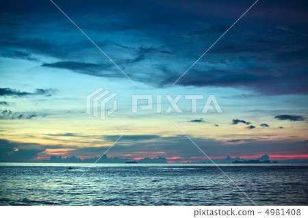 Sunset over Andaman Sea 4981408