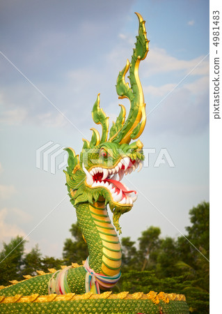 Dragon Statue 4981483