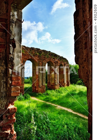 ruins of old castle 4982609