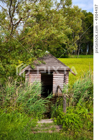 wooden cabin 4984497