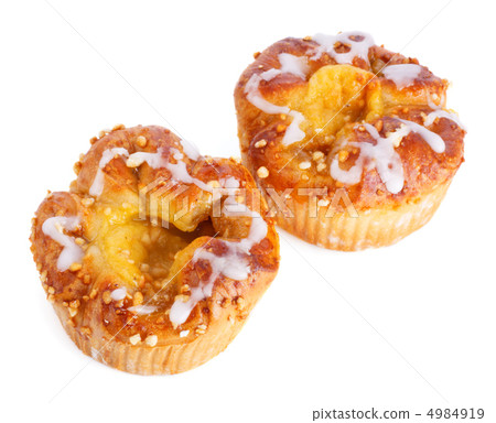 two apple cakes 4984919