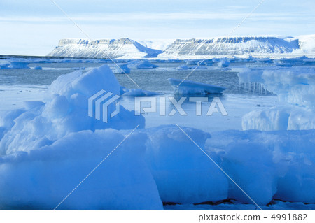 在一個極度寒冷的國家 4991882