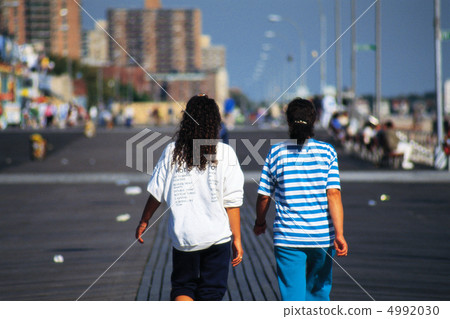 Urban sketch 4992030