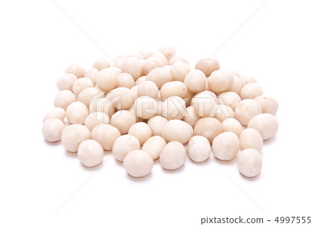 Nuts in chocolate 4997555