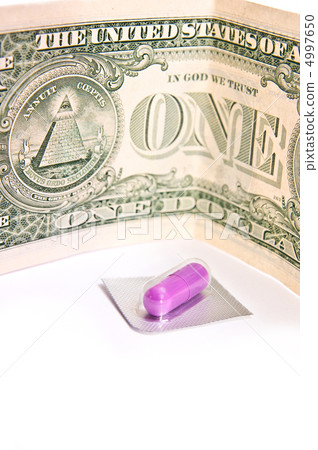 pill and money 4997650