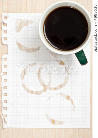 Coffee ring on paper 4999530