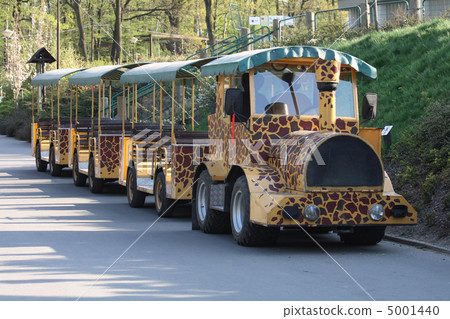ZOO train 5001440