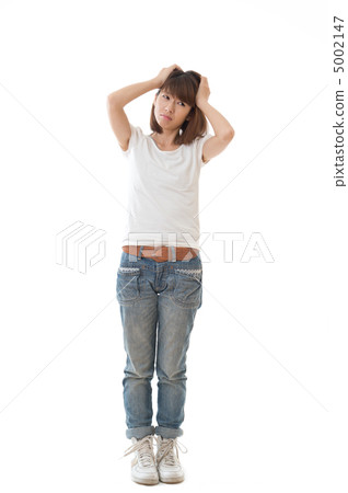 Women in white T-shirt (whole body) 5002147