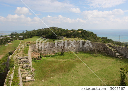 Nakagusu城堡廢墟 5003567