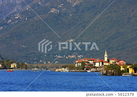Lake Maggiore. 5012379