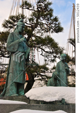 “大友王”的青銅雕像（JR高岡站·北口站廣場/富山縣高岡市下關） 5012439