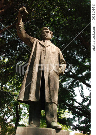 Ueno Park's "Noguchi Hideyo" statue (Ueno Imperial Park / Taito Ward, Tokyo) 5012448