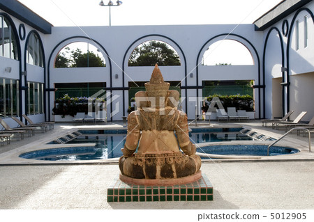 Resort spa pool yard 5012905