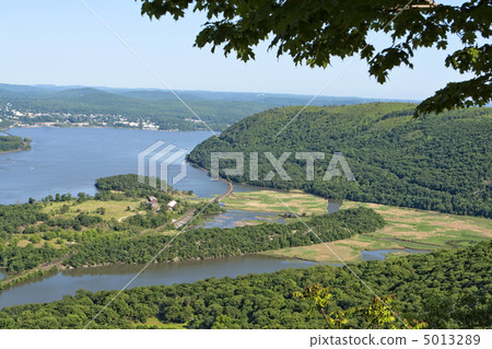 Bear Mountain Valley Bear Mountain Valley 5013289