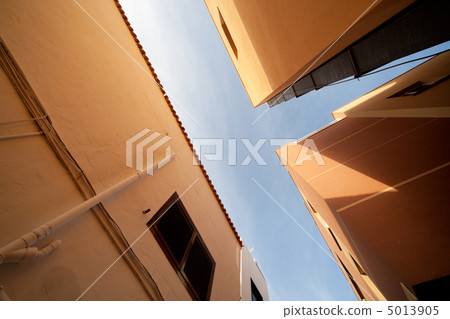 Sky 5013905
