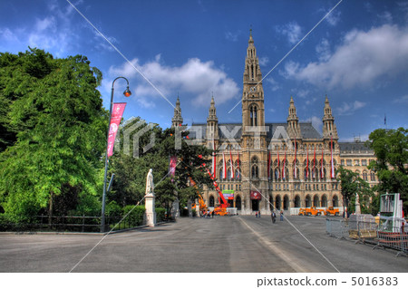 building in Vienna building in Vienna 5016383