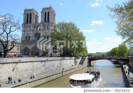 Paris Notre Dame Cathedral 5023422