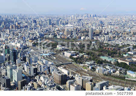 [航空照片]上野站周圍的鳥瞰圖 5027399