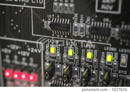 Electronic foundation -3 5027620