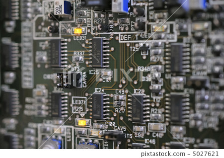 Electronic foundation -4 5027621