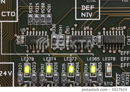 Electronic foundation - 7 Electronic foundation - 7 5027624
