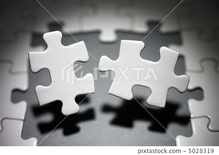 面對面的白色拼圖 5028319