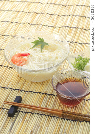 Noodle summer image 5028395