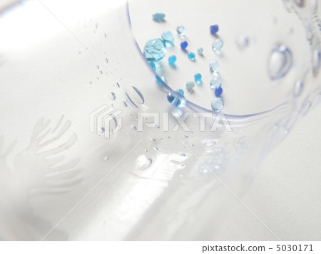 Beads and glasses Beads and glasses 5030171