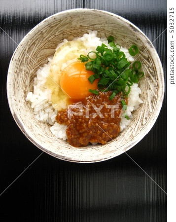 Eggs of soy sauce koji Eggs of soy sauce koji 5032715