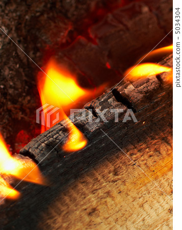 tongues of flame 5034304