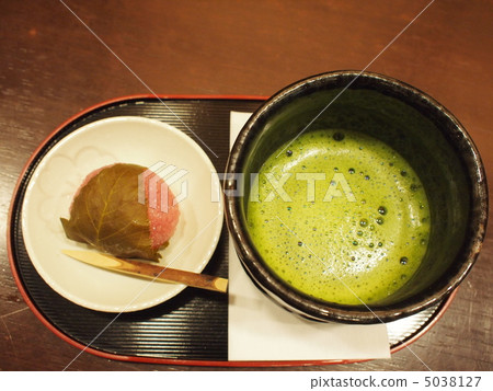 綠茶和櫻桃年糕 5038127