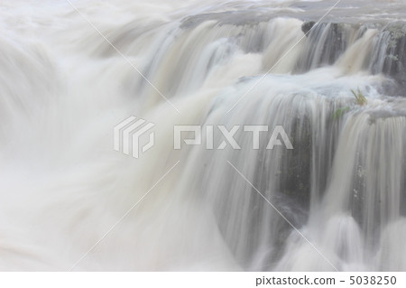 Muddy stream 5038250