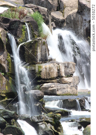 Sogaki waterfall 5038272